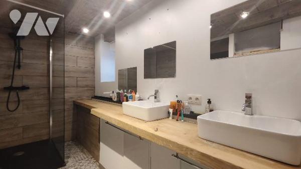 Amoureux de l'ancien avec le confort des équipements modernes