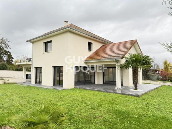 MAISON À LOUER DE 5 PIÈCES DE 167,96 M²