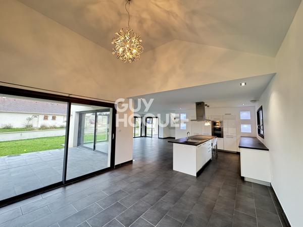 MAISON À LOUER DE 5 PIÈCES DE 167,96 M²