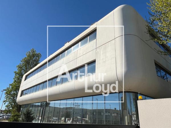 Immeuble indépendant à louer à Mauguio bureaux avec rooftop terrasse