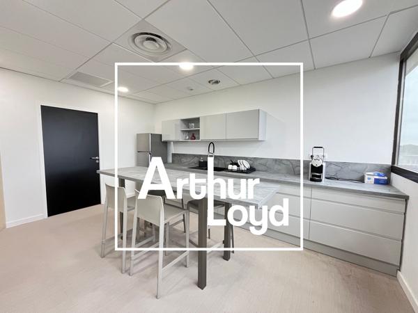 Immeuble indépendant à louer à Mauguio bureaux avec rooftop terrasse