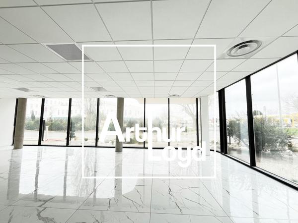 Immeuble indépendant à louer à Mauguio bureaux avec rooftop terrasse