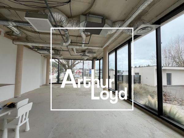 Immeuble indépendant à louer à Mauguio bureaux avec rooftop terrasse