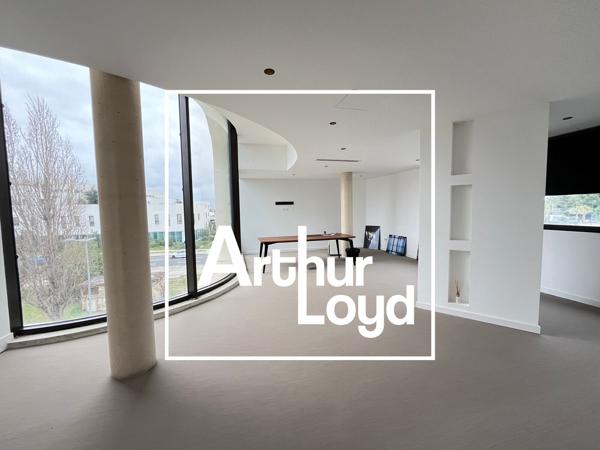 Immeuble indépendant à louer à Mauguio bureaux avec rooftop terrasse