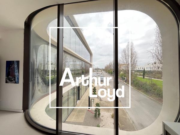 Immeuble indépendant à louer à Mauguio bureaux avec rooftop terrasse