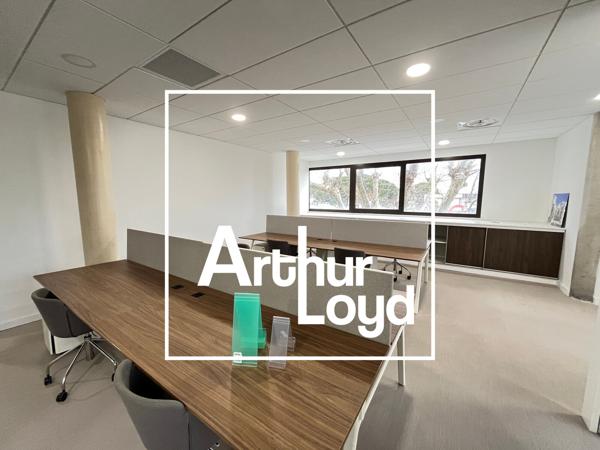 Immeuble indépendant à louer à Mauguio bureaux avec rooftop terrasse