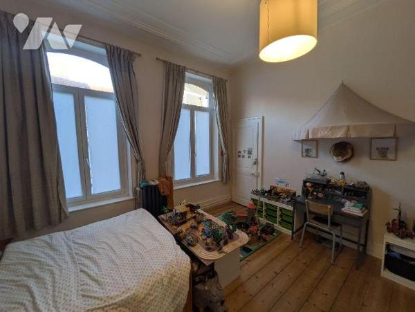 **Découvrez une perle rare** : une vaste maison de caractère, alliant authenticité et confort m...