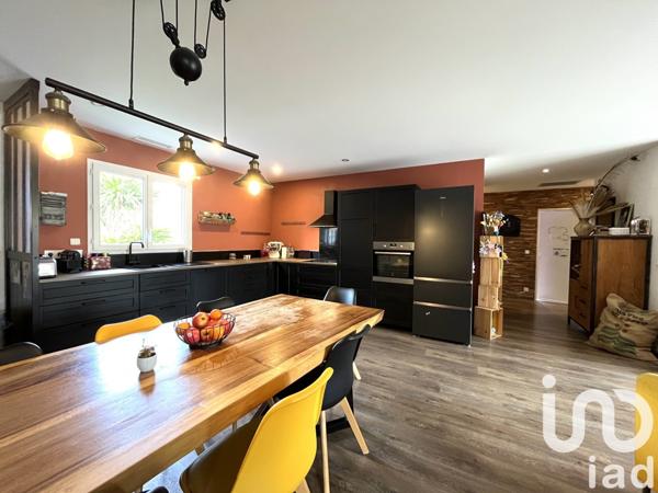 Maison 4 pièces de 107 m² à Mios (33380)
