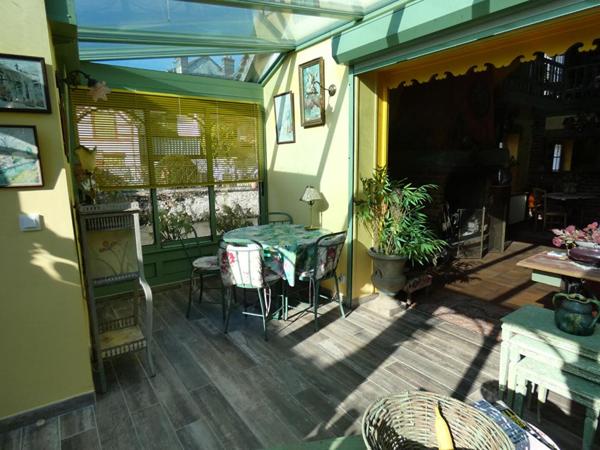 Maison centre ville bord de rivière