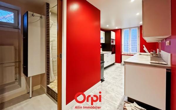 Maison à vendre    6 pièces •  Bézenet