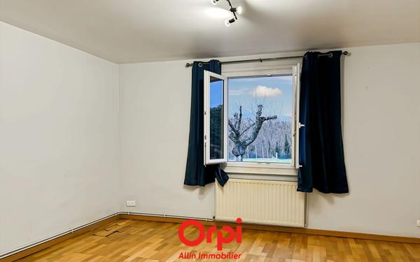 Maison à vendre    6 pièces •  Bézenet