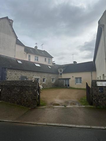 Immeuble à BINIC ETABLES SUR MER, 22520 - 111m²