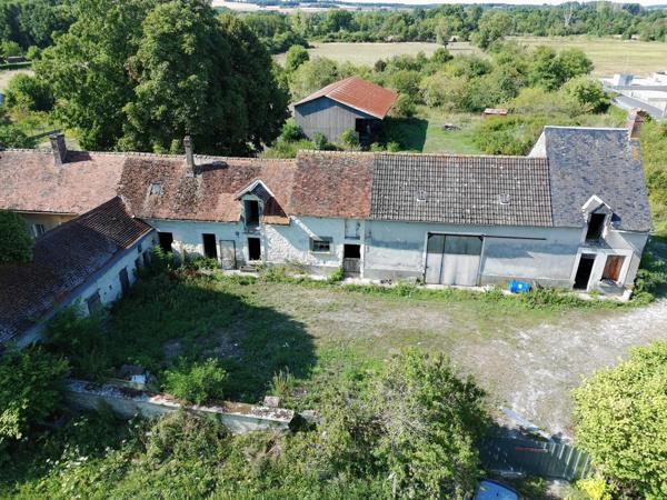Amoureux de la nature et des projets de rénovations, cette propriété est faite pour vous!