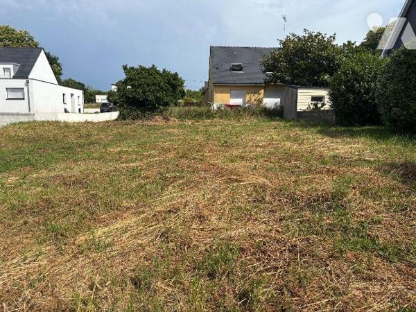 Terrains a Vendre à BRIEC, en Finistère Sud (29), en EXCLUSIVITE, au Coeur du Bourg, Rare sur l...
