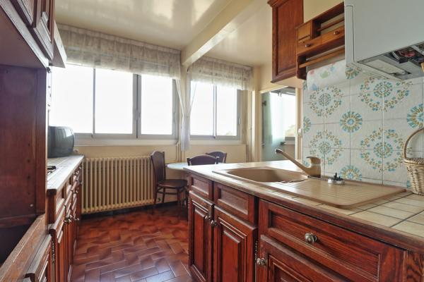 Sèvres Centre-ville – Appartement familial 4/5 pièces de 89 m² avec vue dégagée Paris & Parc de Saint-Cloud