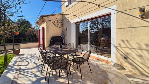 MORIERES LES AVIGNON - Maison 125 m2 4 chambres avec piscine