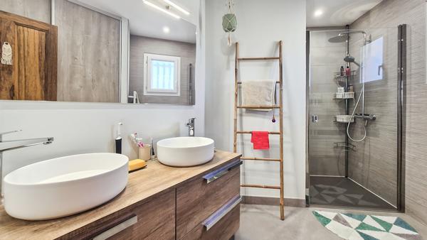 MORIERES LES AVIGNON - Maison 125 m2 4 chambres avec piscine