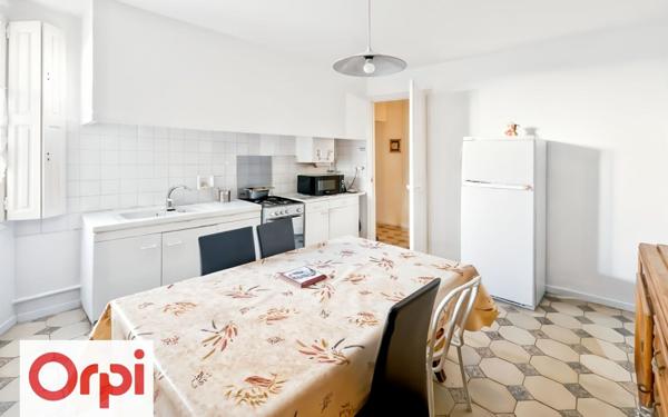 Appartement à vendre    3 pièces • 107,87 m2 Béziers