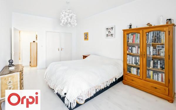 Appartement à vendre    3 pièces • 107,87 m2 Béziers