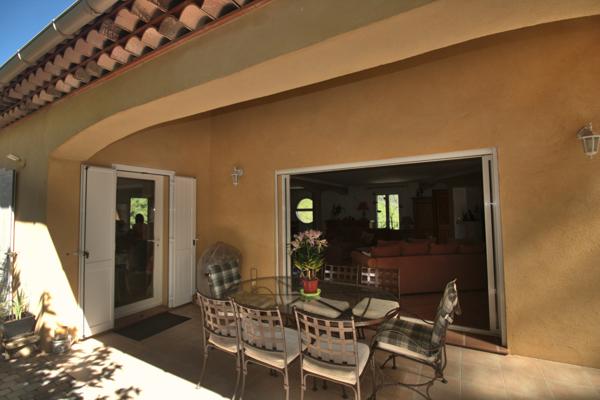 Villa
                                                                                                                                                                                                                                                                                                                        8 pièce(s)                                                                                                                                                                                                          5 chambre(s)                                                                                                                                                                                                          220  m²