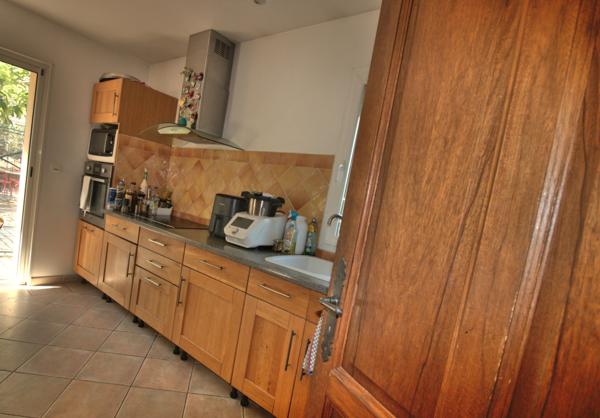 Villa
                                                                                                                                                                                                                                                                                                                        8 pièce(s)                                                                                                                                                                                                          5 chambre(s)                                                                                                                                                                                                          220  m²