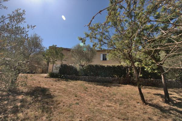 Villa
                                                                                                                                                                                                                                                                                                                        8 pièce(s)                                                                                                                                                                                                          5 chambre(s)                                                                                                                                                                                                          220  m²