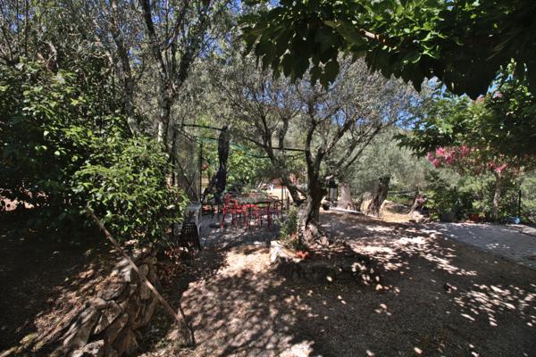 Villa
                                                                                                                                                                                                                                                                                                                        8 pièce(s)                                                                                                                                                                                                          5 chambre(s)                                                                                                                                                                                                          220  m²