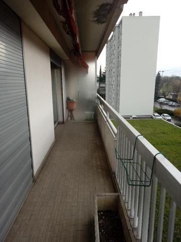 MEYLAN- T5 renové-terrasse CH et EAU COL