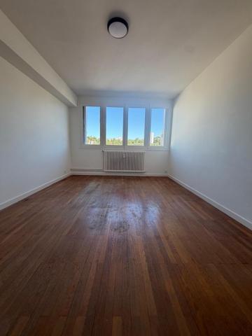Appartement à SAINT-ETIENNE, 42100 - 2 pièces 48m²