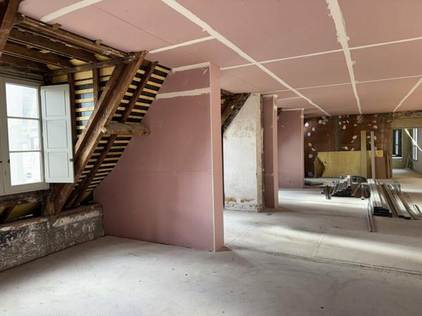 TOURS CENTRE BUREAUX RÉHABILITÉS A LOUER 1116 M² DIVISIBLES