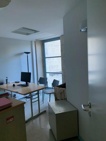 Bureaux à louer à Avignon centre dans hôtel particulier avec jardin privatif