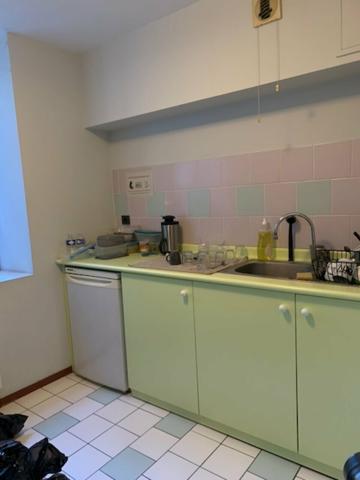 Bureaux à louer à Avignon centre dans hôtel particulier avec jardin privatif