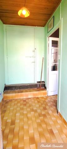 A vendre - Corps de ferme au charme rustique avec un fort potentiel de division - Saint-Laurent-De-Mûre