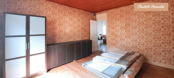 A vendre - Corps de ferme au charme rustique avec un fort potentiel de division - Saint-Laurent-De-Mûre