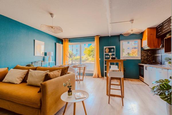 Charmant T2 rénové avec balcon et place de stationnement en sous-sol – Bordeaux Chartrons