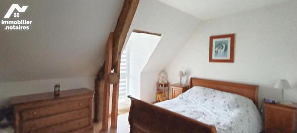 Entre GUICHEN et PONT REAN Venez découvrir cette maison rénovée en 2000 comprenant au rez de ch...