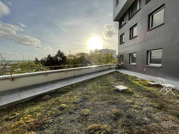 Bureaux à vendre à Puteaux avec terrasse et accès direct La Défense