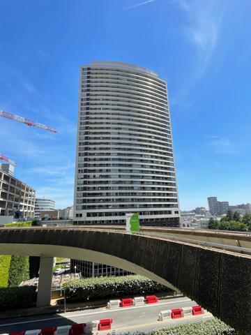 Bureaux à vendre à Puteaux avec terrasse et accès direct La Défense