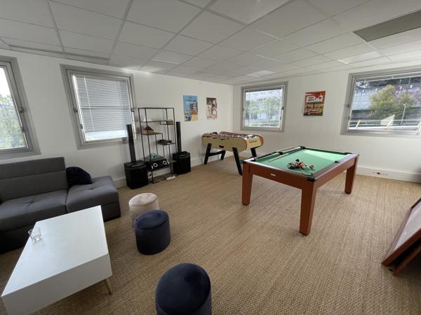 Bureaux à vendre à Puteaux avec terrasse et accès direct La Défense