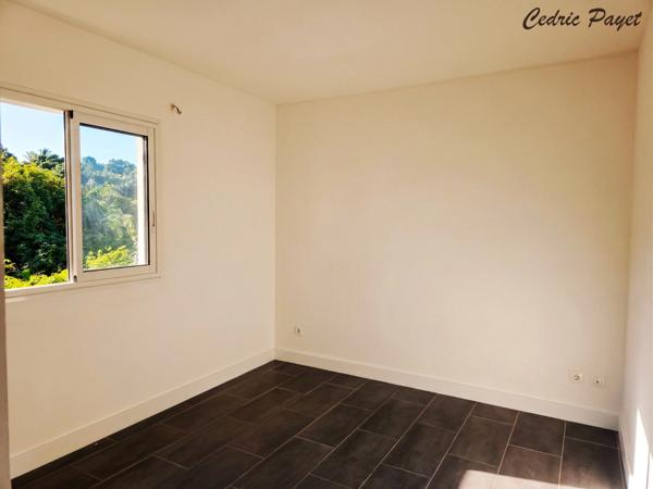 Maison à vendre F4 de 97 m2 sur un terrain de 447m2 LA RIVIERE (974)