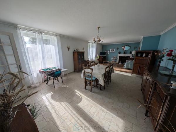 Maison en pierre avec dépendances, hangars, 5000 m2 de terrain