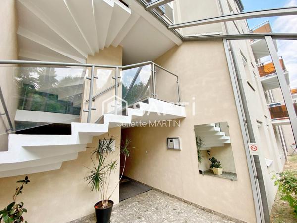 T3 lumineux, au calme, à proximité du tram train.