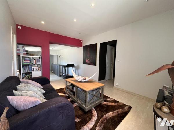 SAINT PERE EN RETZ, centre ville, maison atypique rénovée 