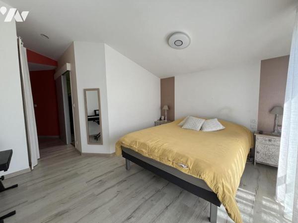 SAINT PERE EN RETZ, centre ville, maison atypique rénovée 