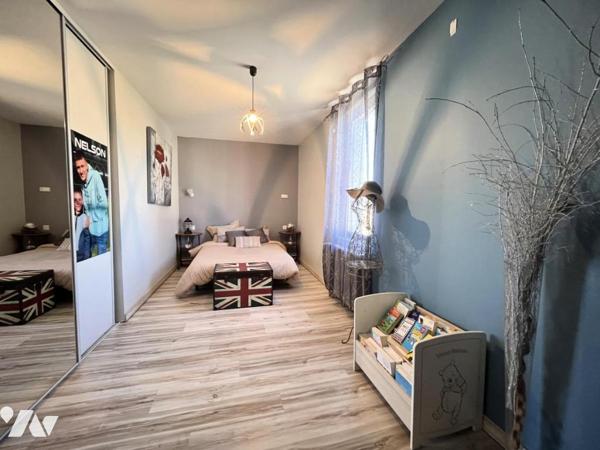 SAINT PERE EN RETZ, centre ville, maison atypique rénovée 