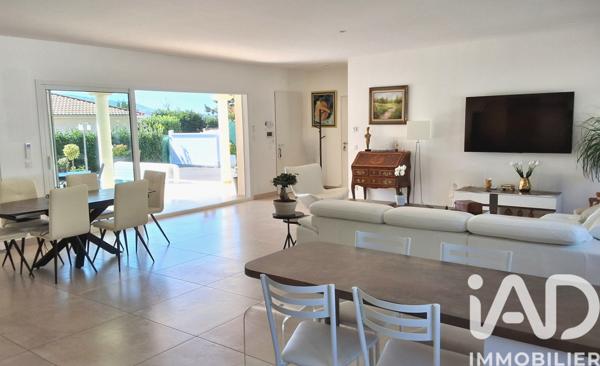 Maison à vendre 6 pièces 140 m² Neuville-sur-Saône