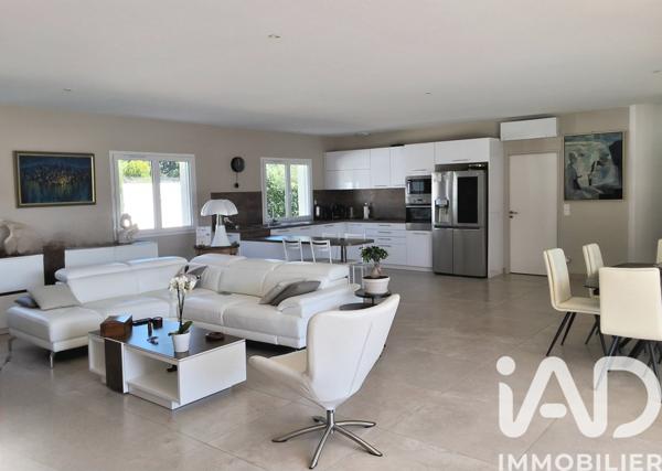 Maison à vendre 6 pièces 140 m² Neuville-sur-Saône