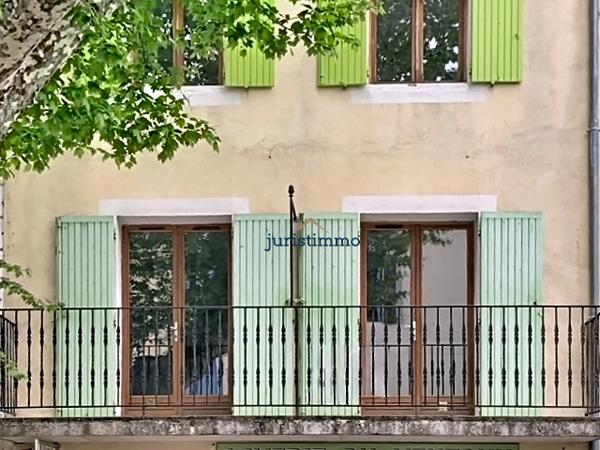 Vaison-la-Romaine (84110) RARE ! APPARTEMENT AVEC TERRASSE DE 31 M2 EN PLEIN COEUR DE MALAUCENE, AU PIED DU MONT VENTOUX