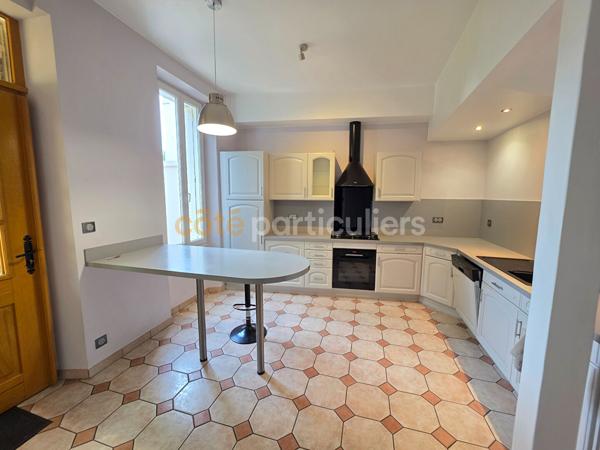 Vente
                Maison145 m² - 7 Pièces -
                    SENS (89100)