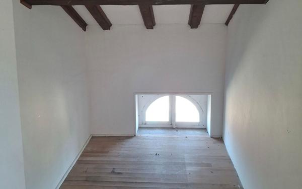 Maison à vendre    7 pièces •  Aiguefonde